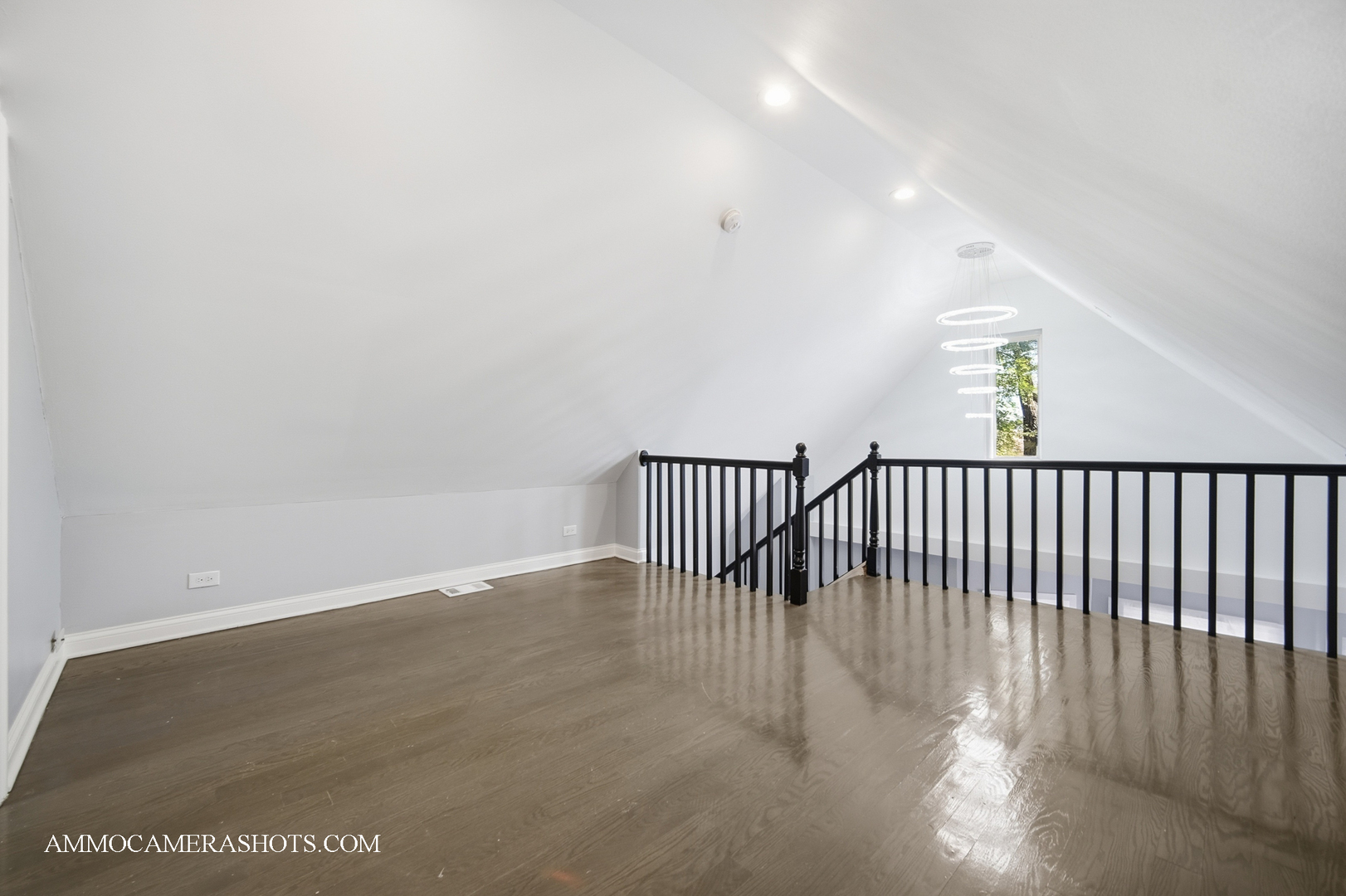 9342 S Crandon Avenue, Chicago, IL 60617