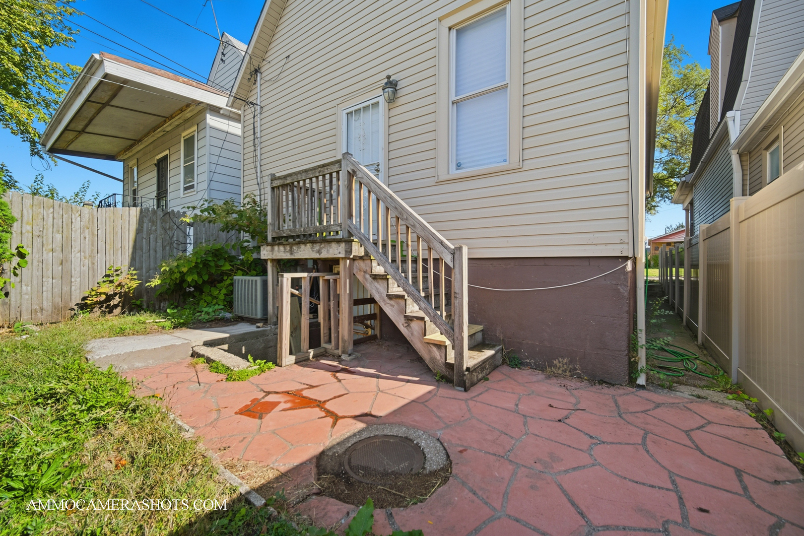 9342 S Crandon Avenue, Chicago, IL 60617