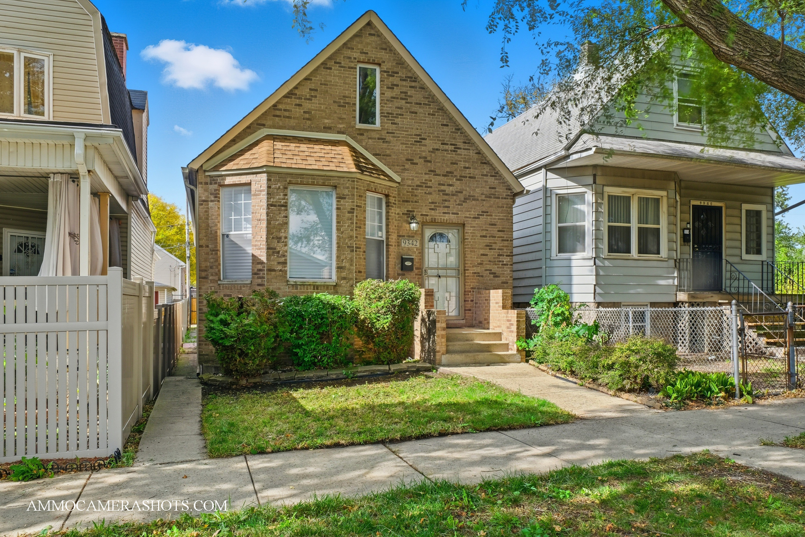 9342 S Crandon Avenue, Chicago, IL 60617