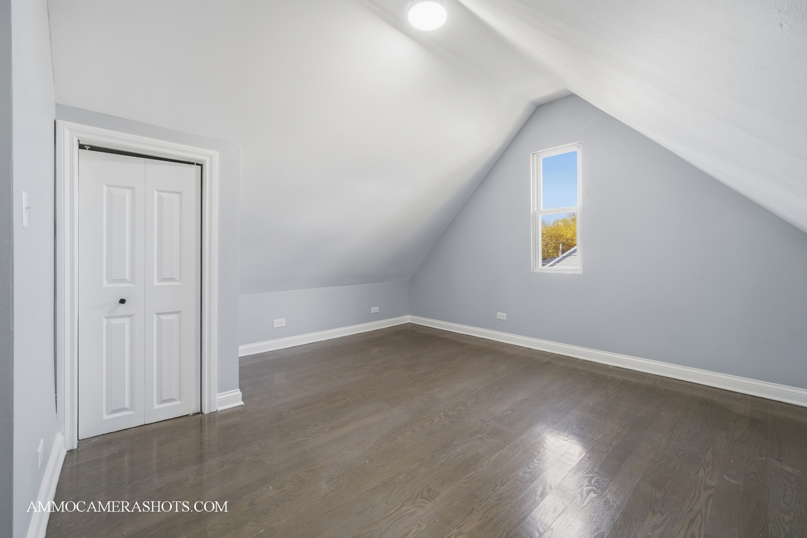 9342 S Crandon Avenue, Chicago, IL 60617