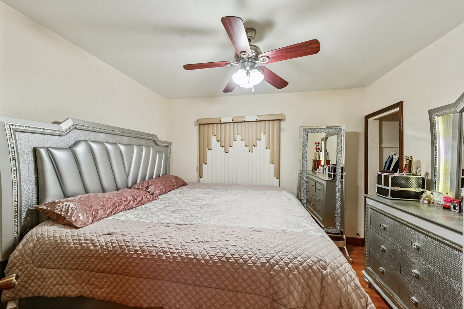 5536 S Normandy Avenue, Chicago, IL 60638