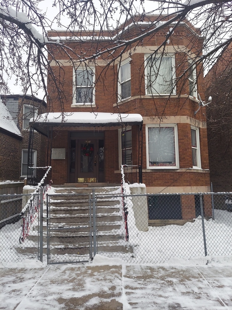 6221 S Campbell Avenue, Chicago, IL 60629