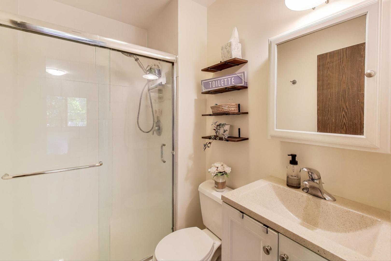 368 Southbury Court #D2, Schaumburg, IL 60193