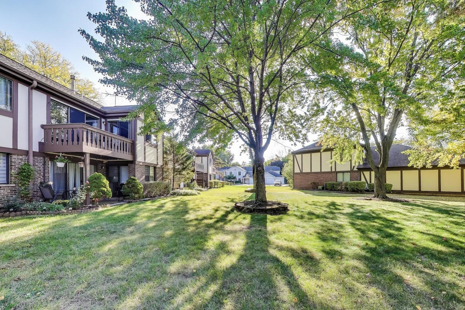 368 Southbury Court #D2, Schaumburg, IL 60193