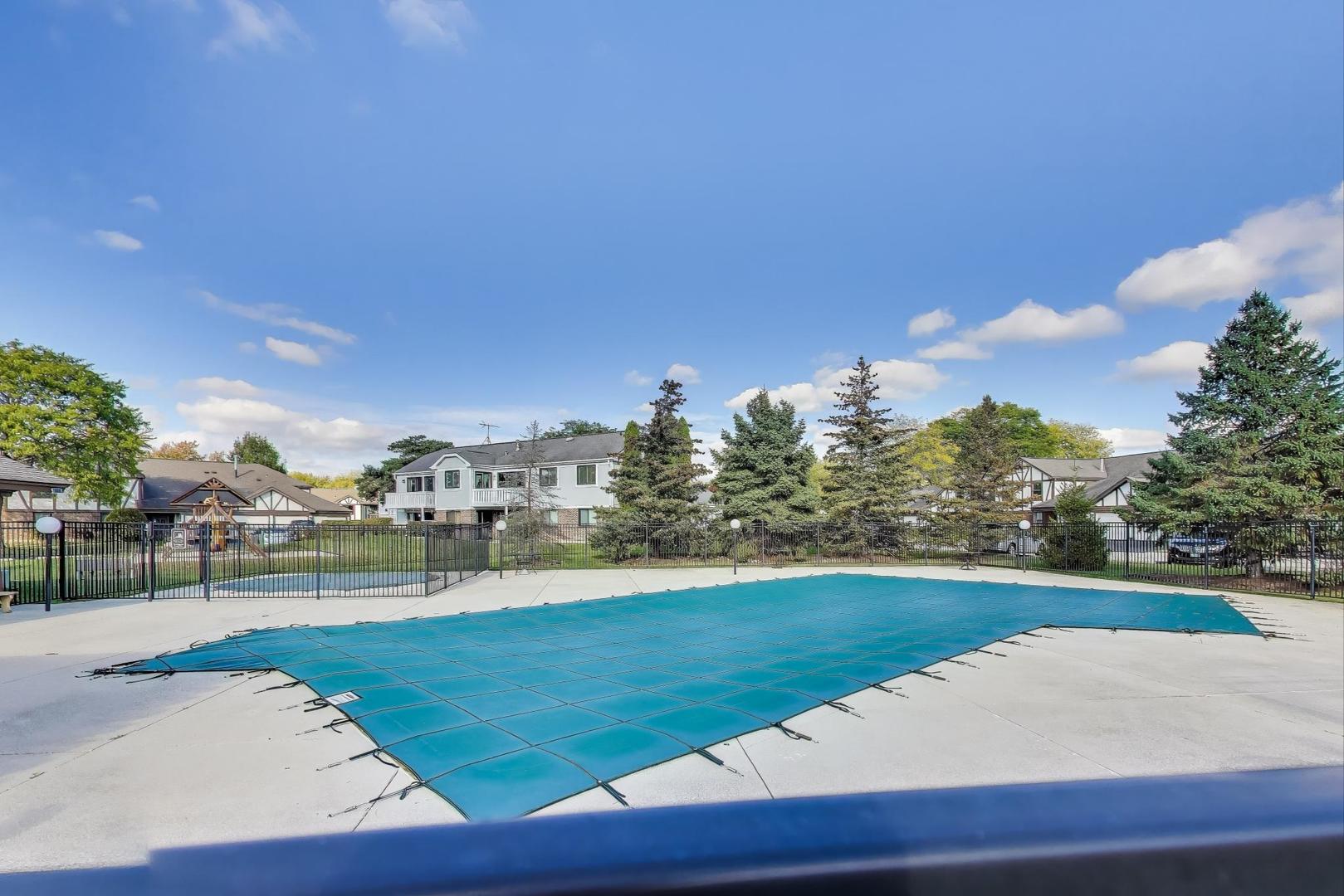 368 Southbury Court #D2, Schaumburg, IL 60193