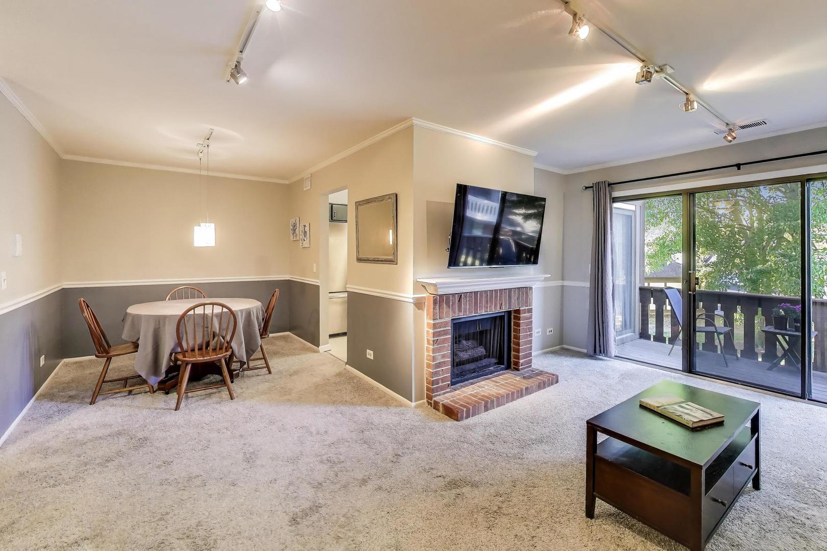 368 Southbury Court #D2, Schaumburg, IL 60193