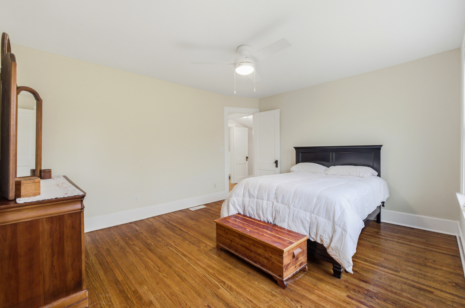 312 E Lincoln Avenue, Wheaton, IL 60187