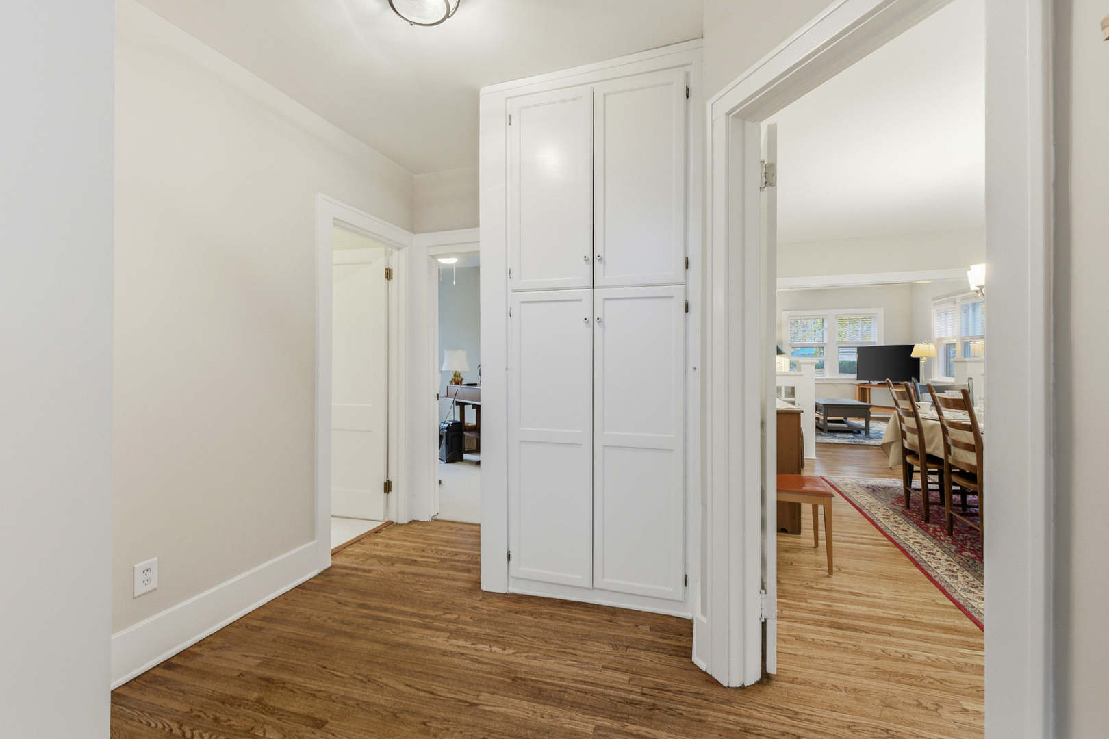 312 E Lincoln Avenue, Wheaton, IL 60187