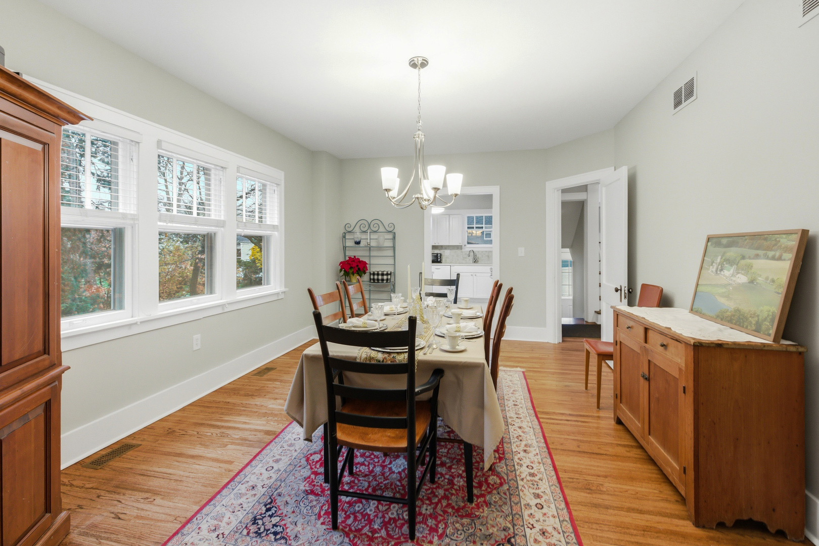 312 E Lincoln Avenue, Wheaton, IL 60187