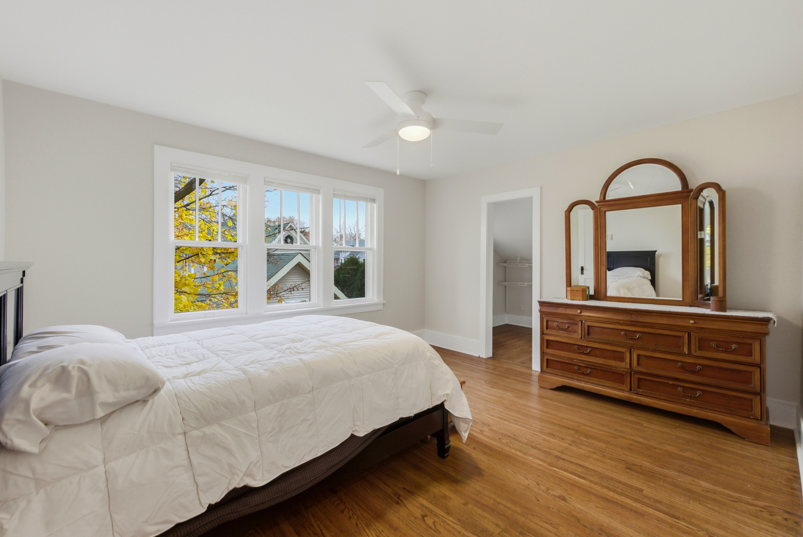 312 E Lincoln Avenue, Wheaton, IL 60187