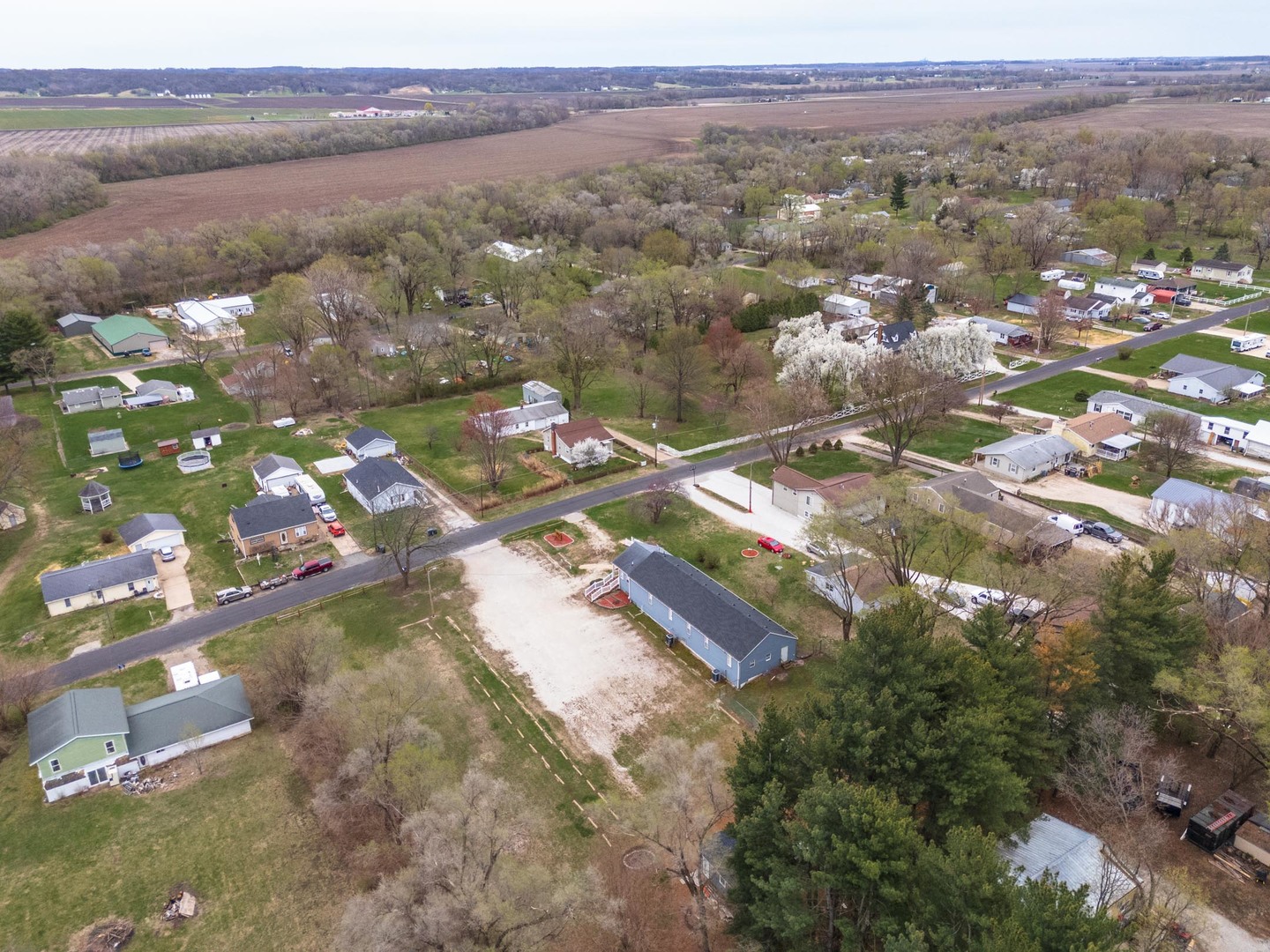 13895 1st Street, Pekin, IL 61554