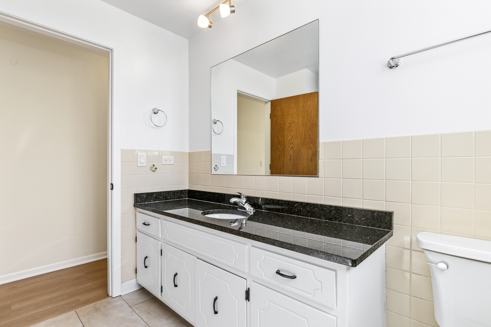 6617 N Northwest Highway #3, Chicago, IL 60631