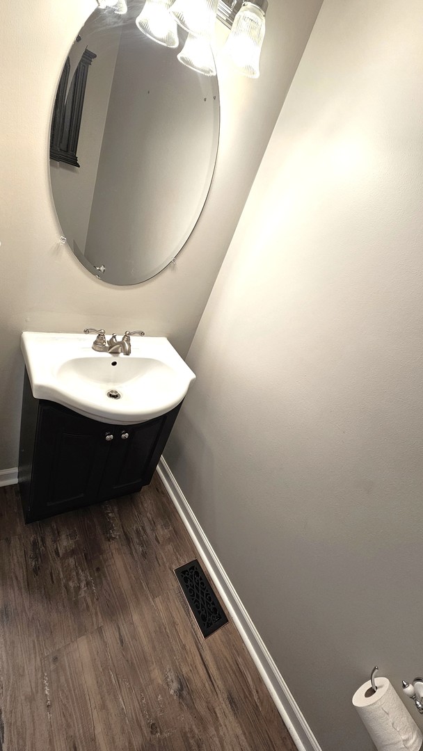 3812 Landings Road, Joliet, IL 60431