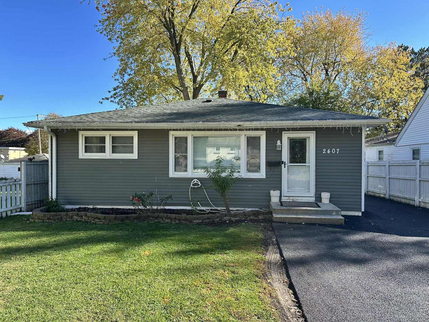 2407 Gideon Avenue, Zion, IL 60099
