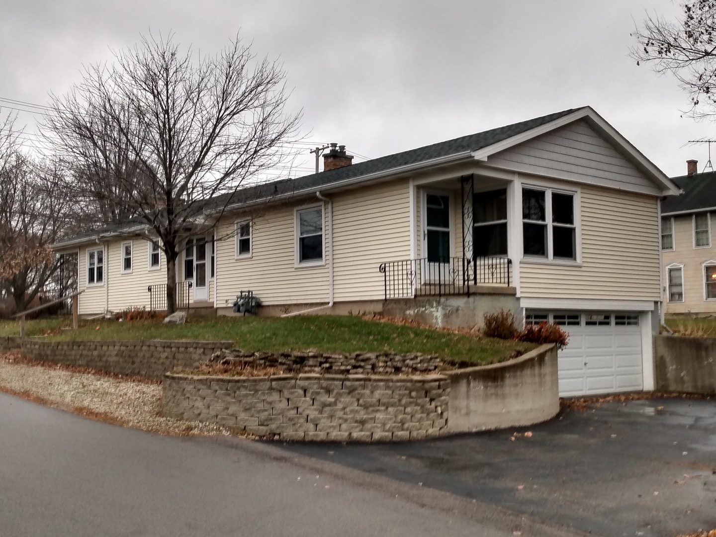 3711 Waukegan Road #3, McHenry, IL 60050