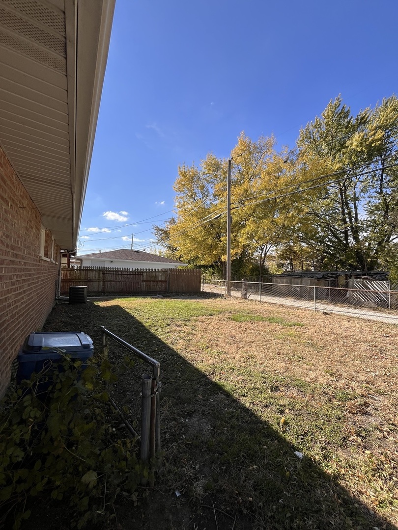 5220 State Road, Burbank, IL 60459