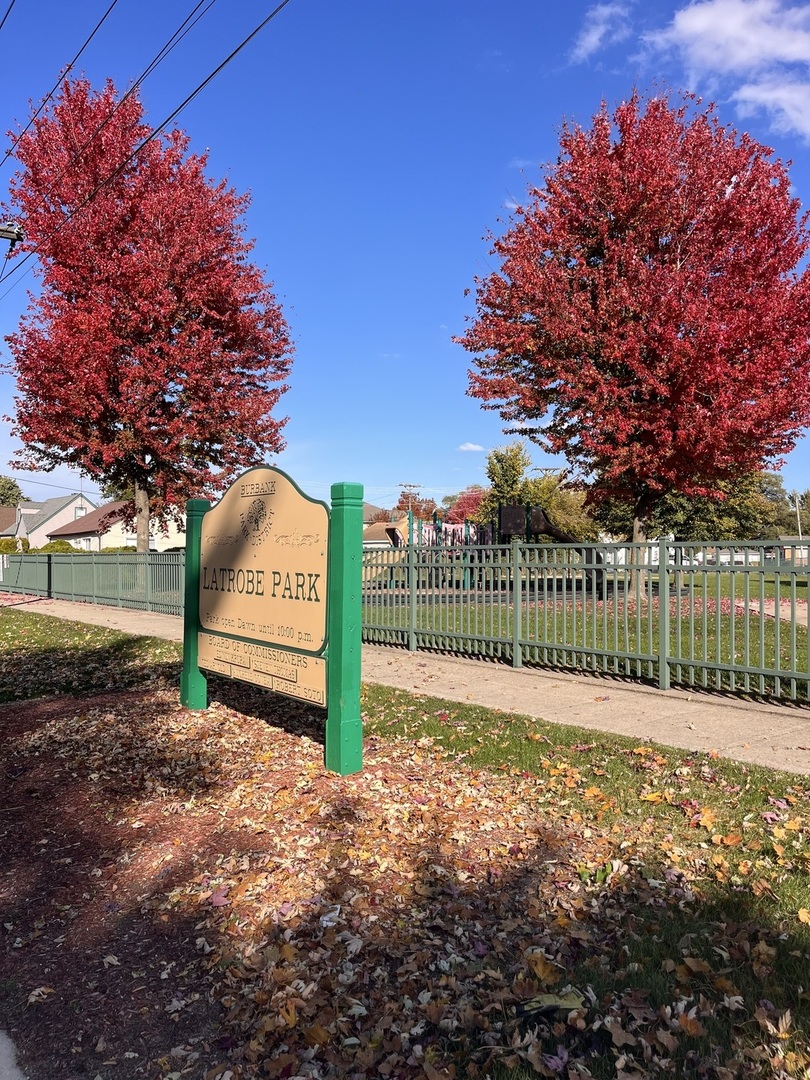 5220 State Road, Burbank, IL 60459