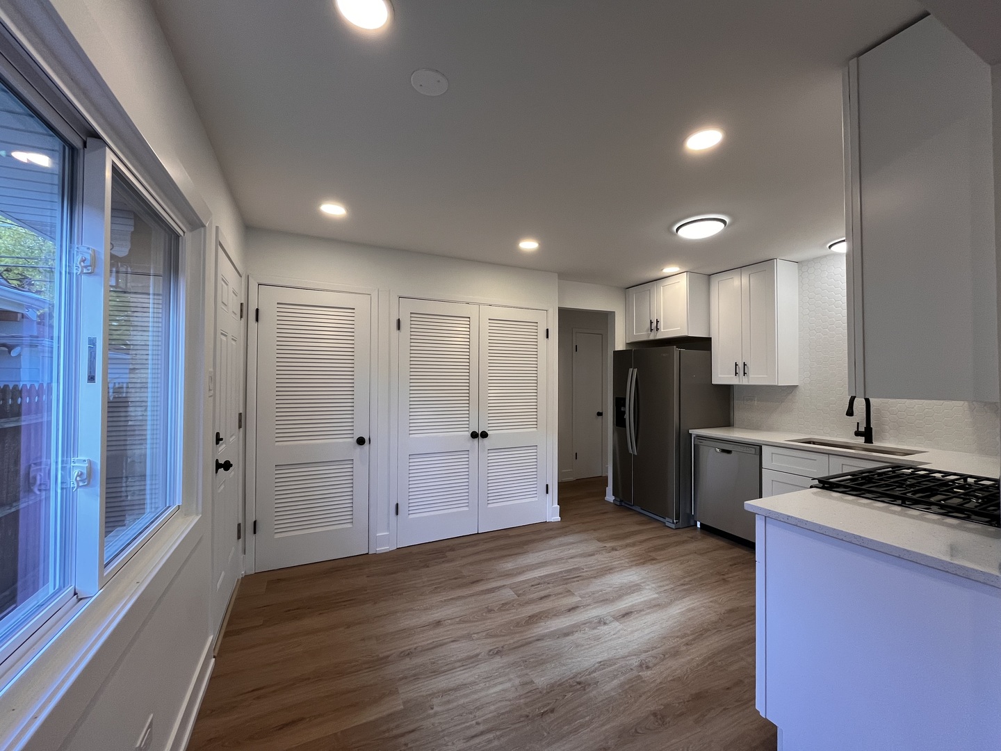 5220 State Road, Burbank, IL 60459