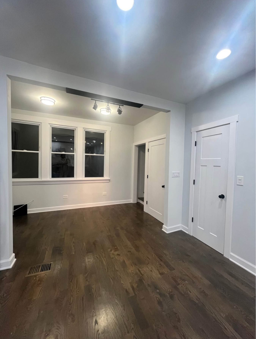 5212 S Lorel Avenue, Chicago, IL 60638