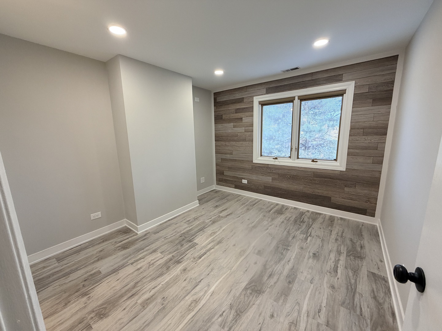 1460 Stonebridge Circle #G9, Wheaton, IL 60189