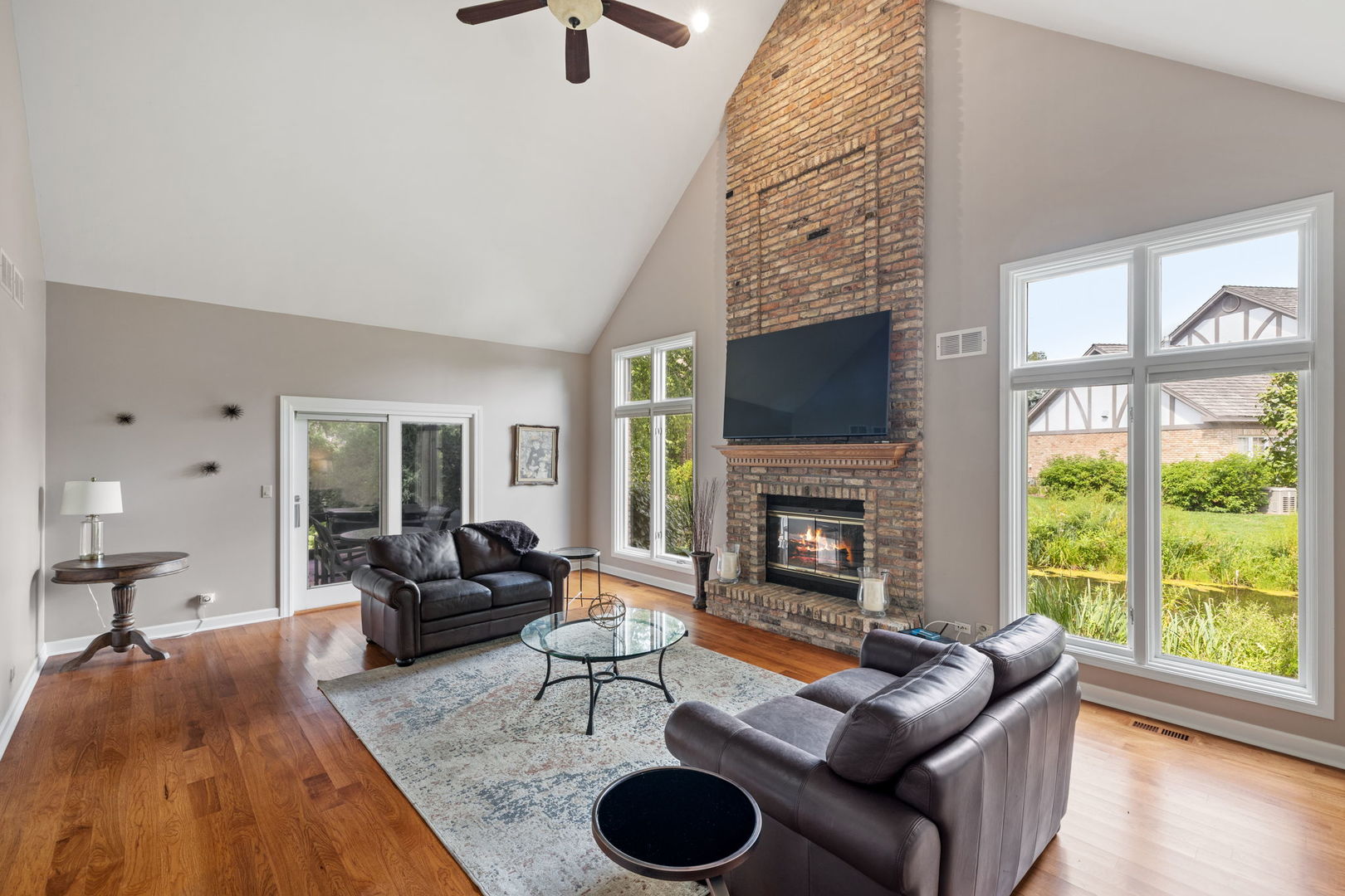 55 Chesterfield Court, Burr Ridge, IL 60522