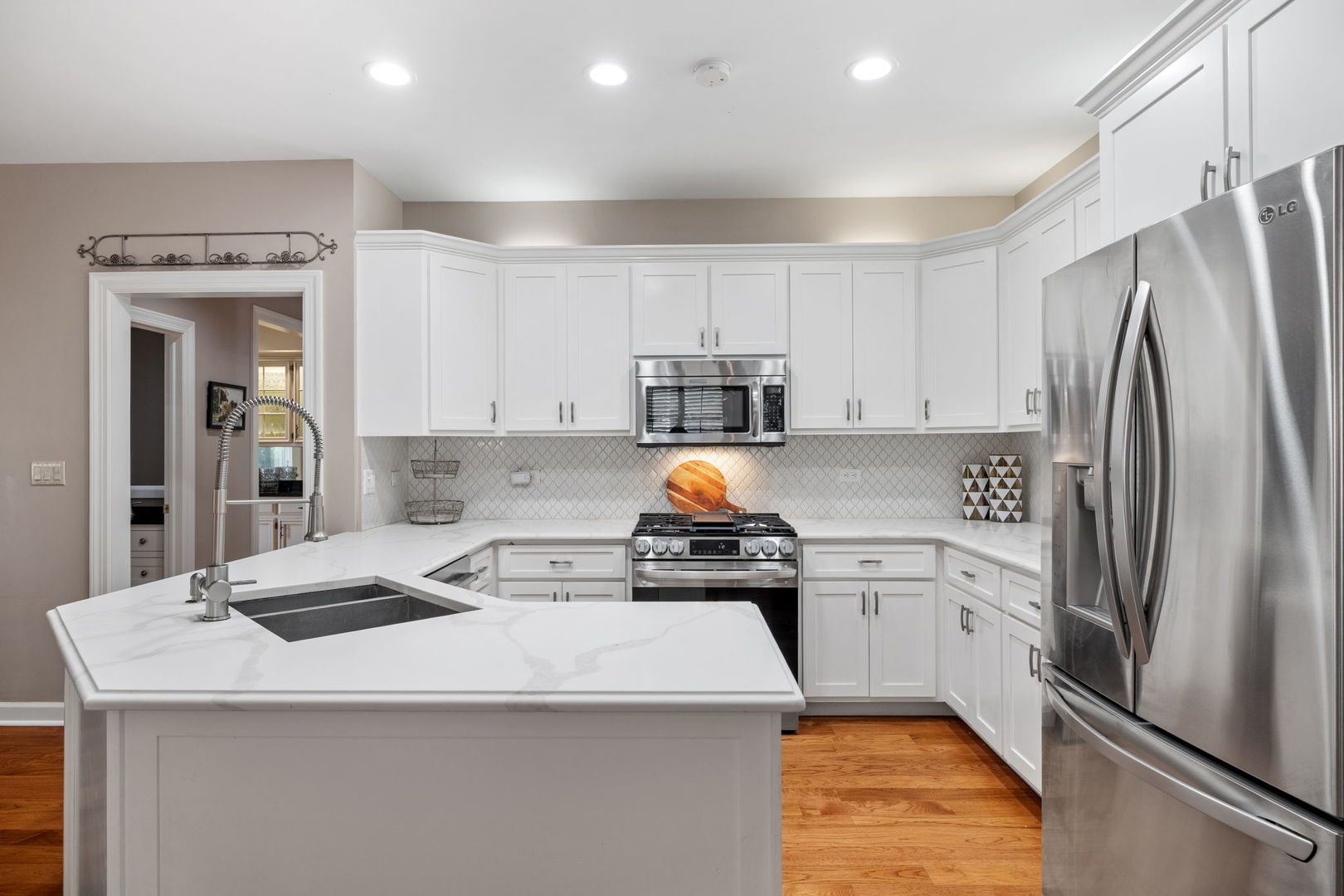 55 Chesterfield Court, Burr Ridge, IL 60522