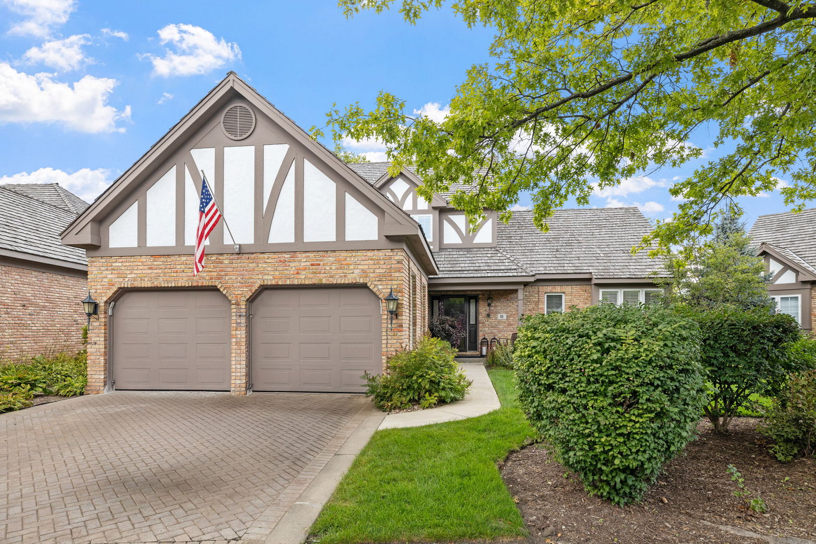 55 Chesterfield Court, Burr Ridge, IL 60522
