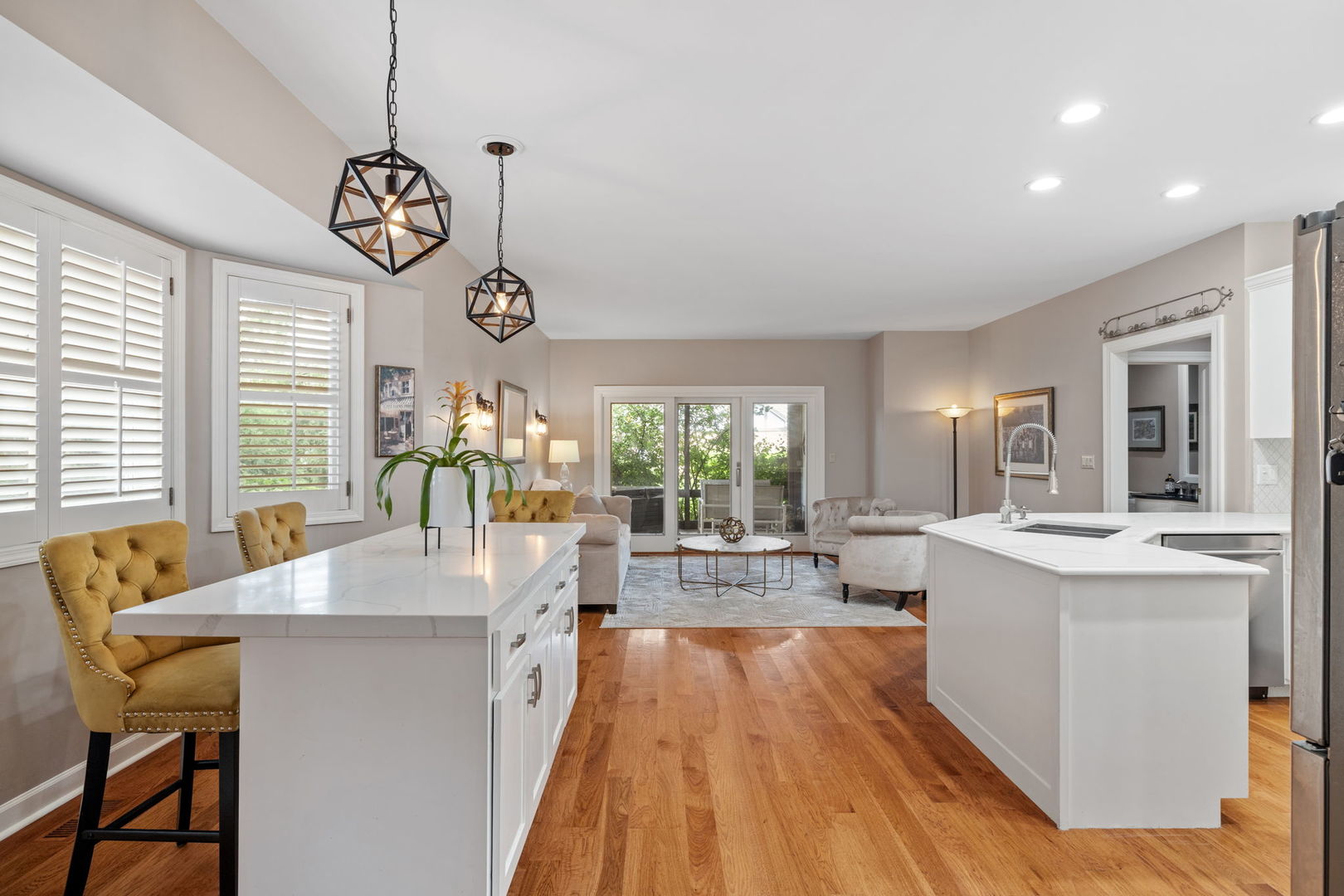 55 Chesterfield Court, Burr Ridge, IL 60522