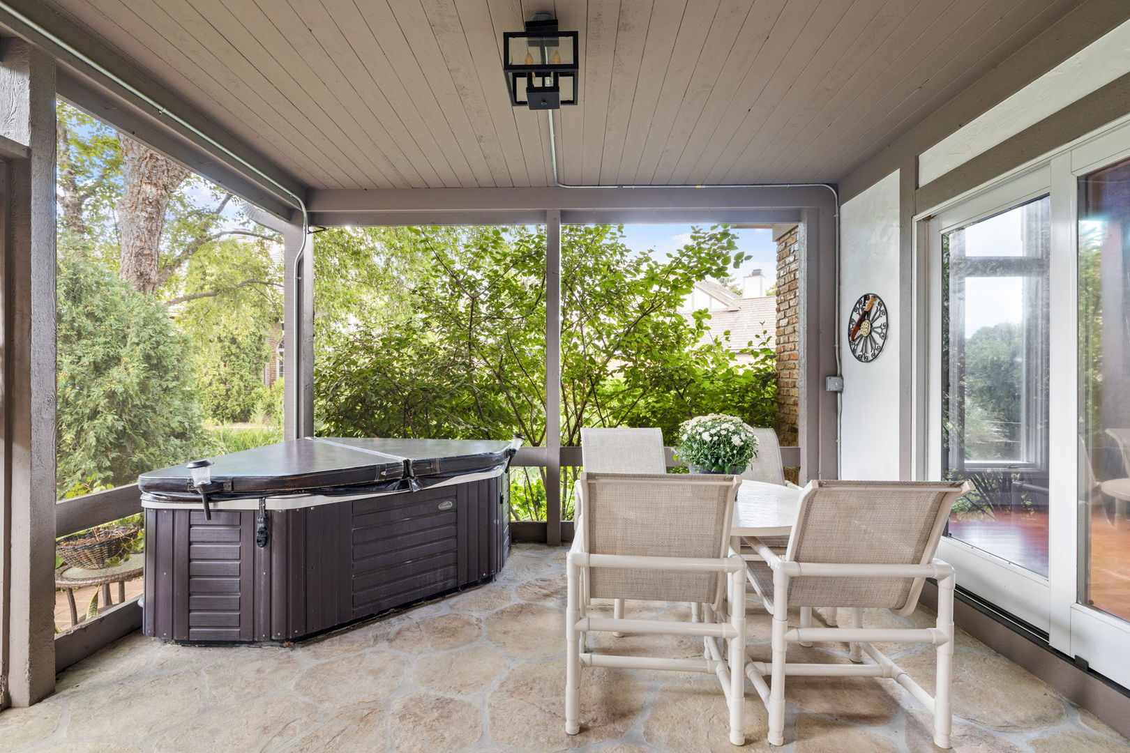 55 Chesterfield Court, Burr Ridge, IL 60522