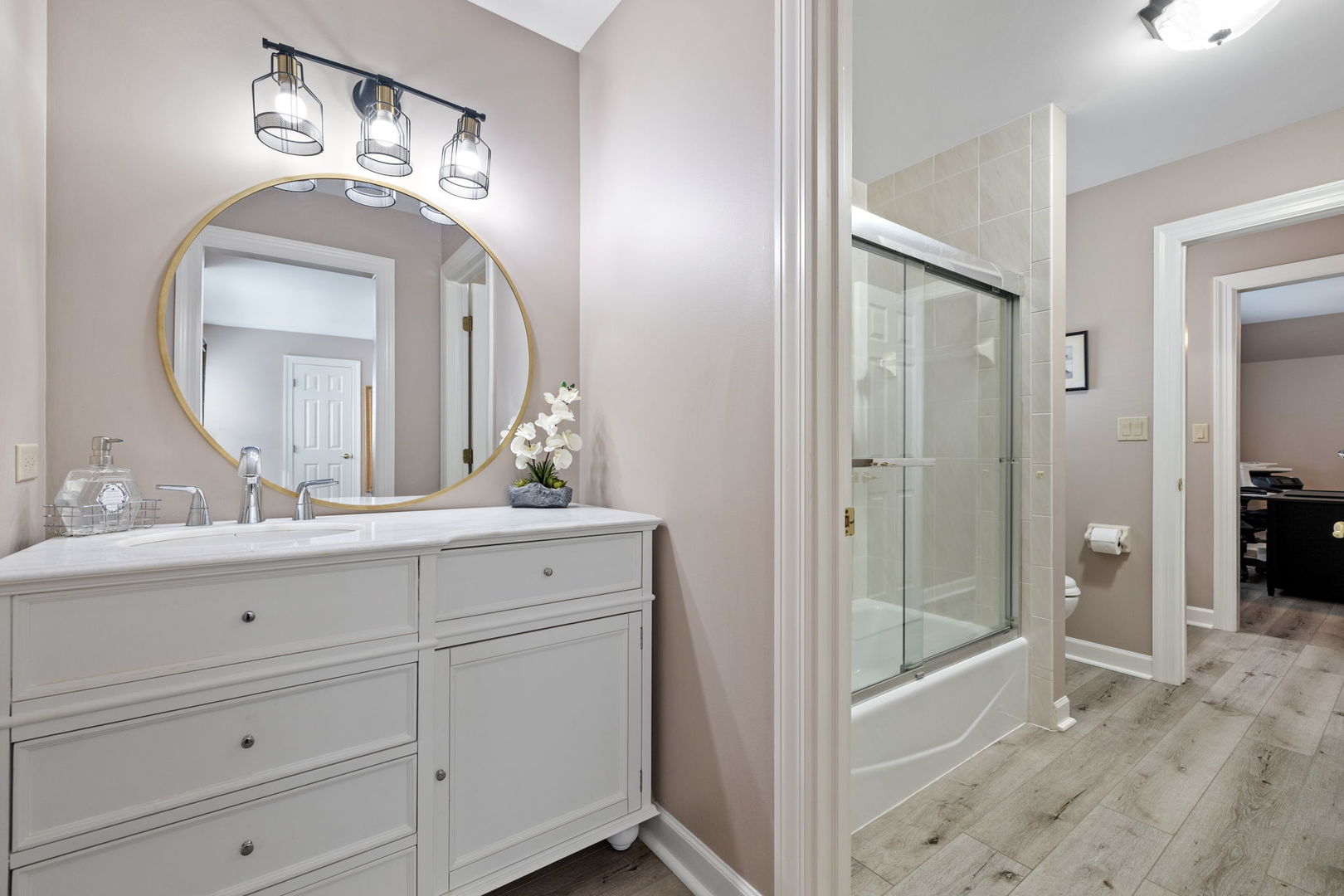 55 Chesterfield Court, Burr Ridge, IL 60522