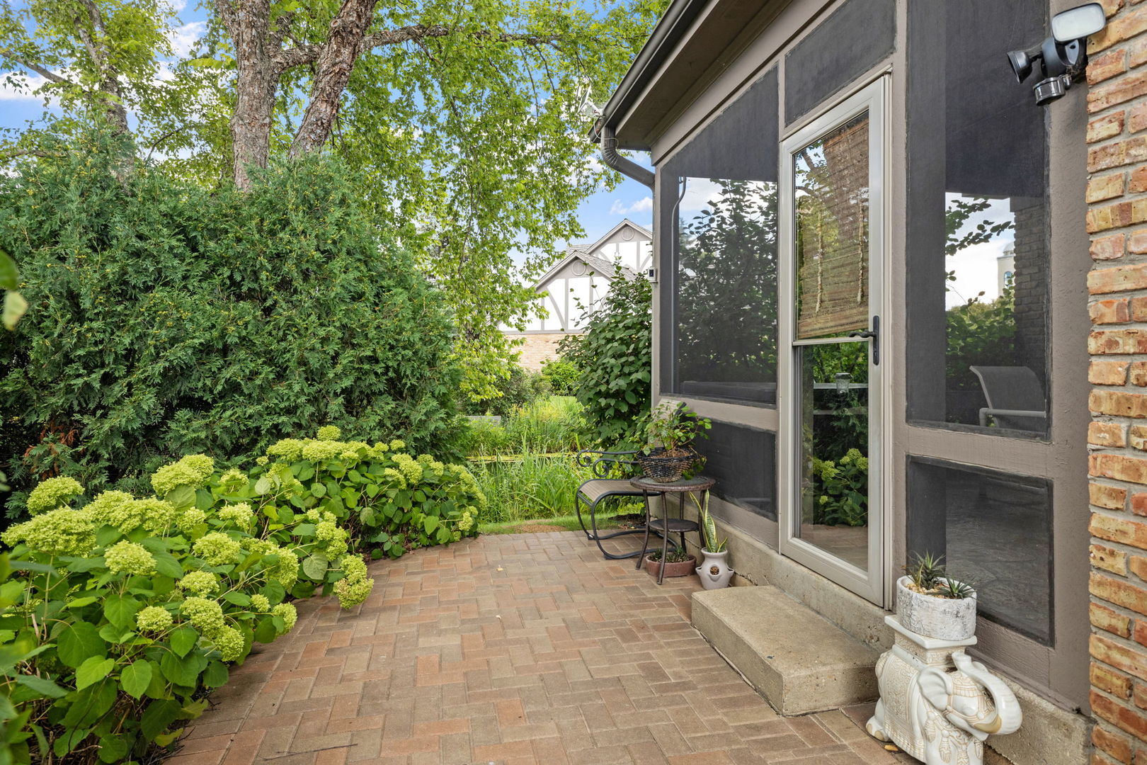 55 Chesterfield Court, Burr Ridge, IL 60522