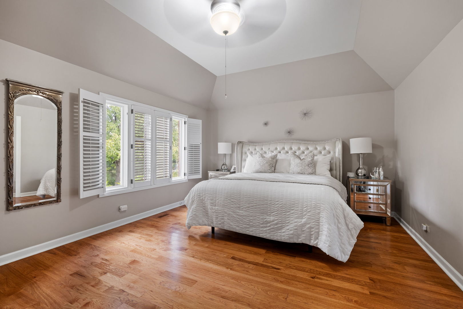 55 Chesterfield Court, Burr Ridge, IL 60522