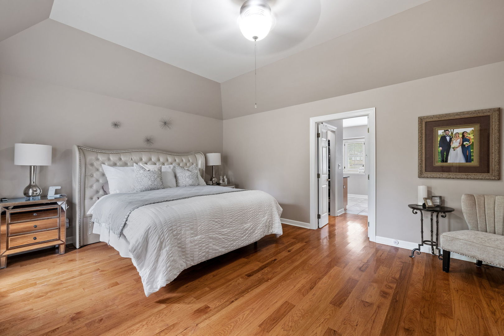 55 Chesterfield Court, Burr Ridge, IL 60522