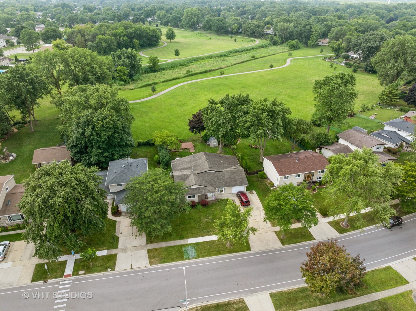 1027 Duxbury Lane, Schaumburg, IL 60193