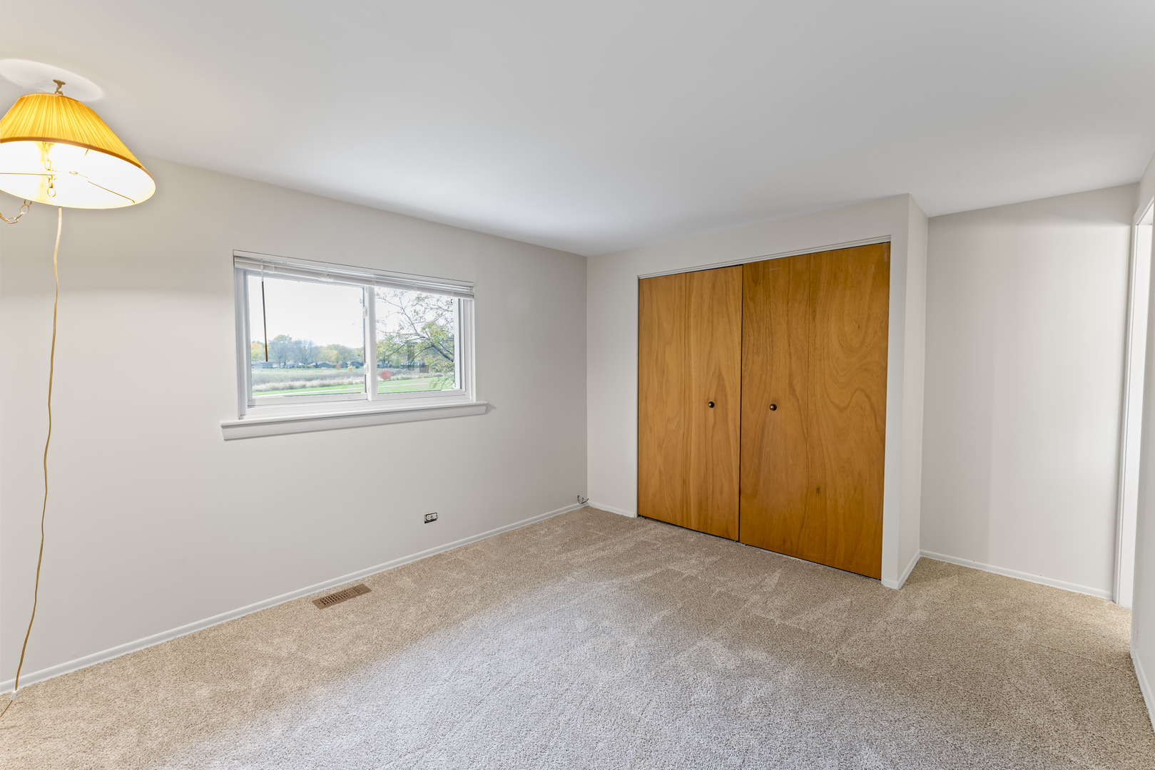 1027 Duxbury Lane, Schaumburg, IL 60193