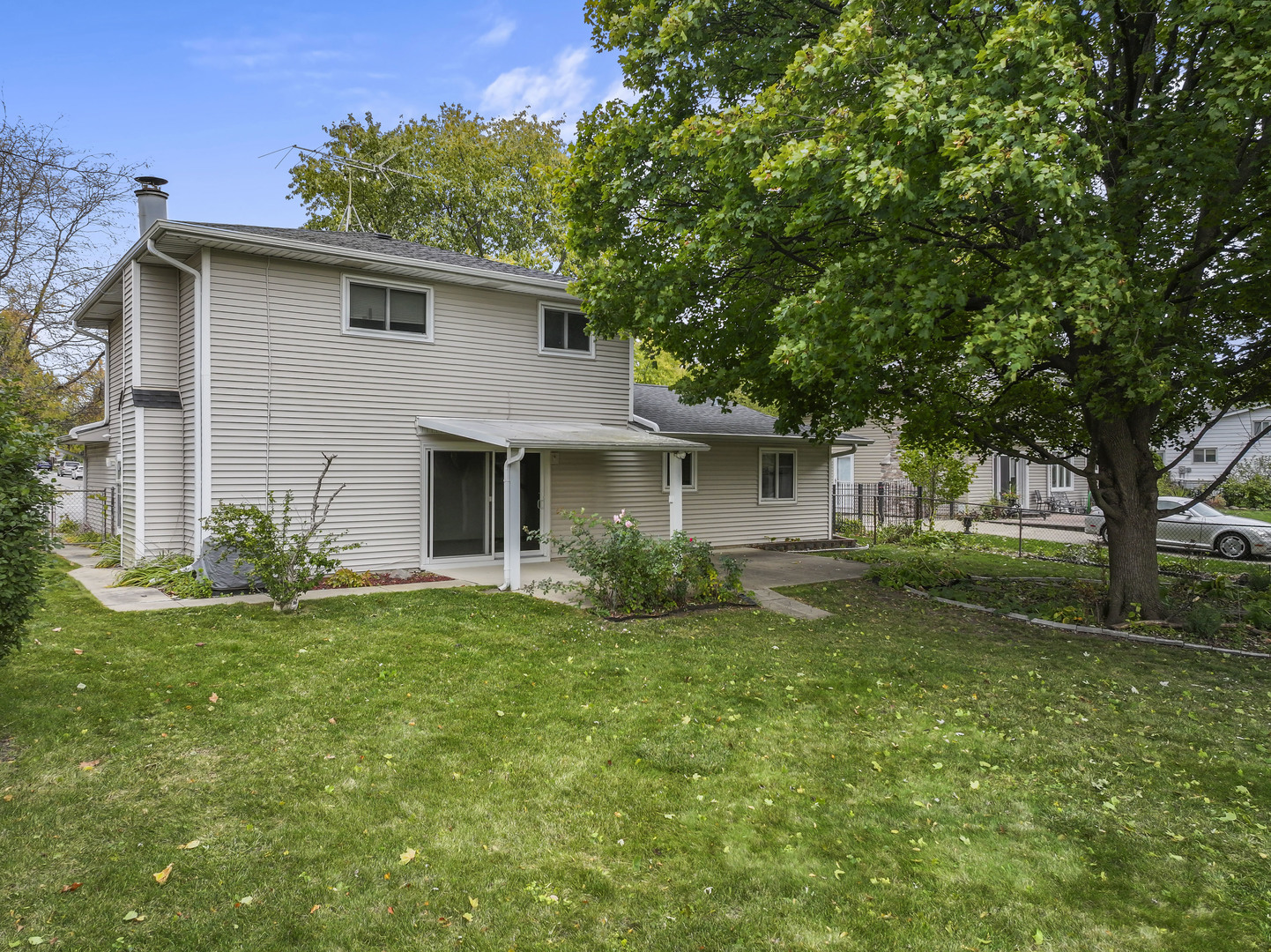 1027 Duxbury Lane, Schaumburg, IL 60193