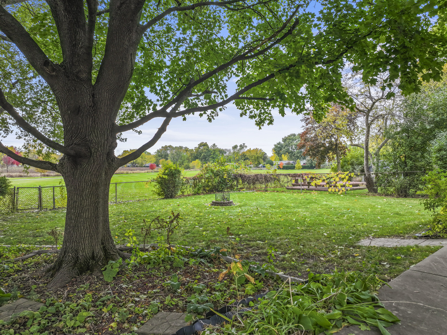 1027 Duxbury Lane, Schaumburg, IL 60193