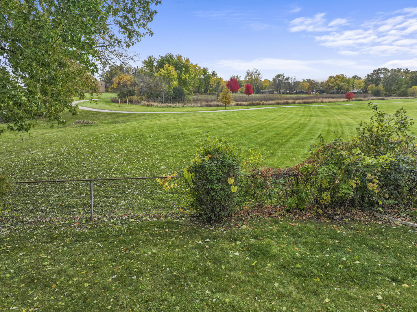 1027 Duxbury Lane, Schaumburg, IL 60193