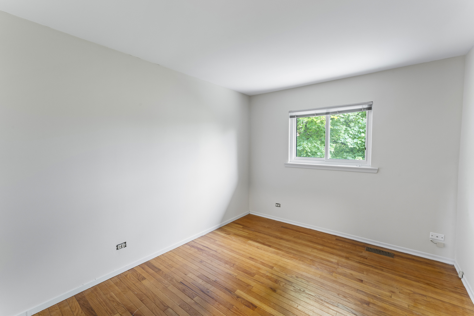 1027 Duxbury Lane, Schaumburg, IL 60193