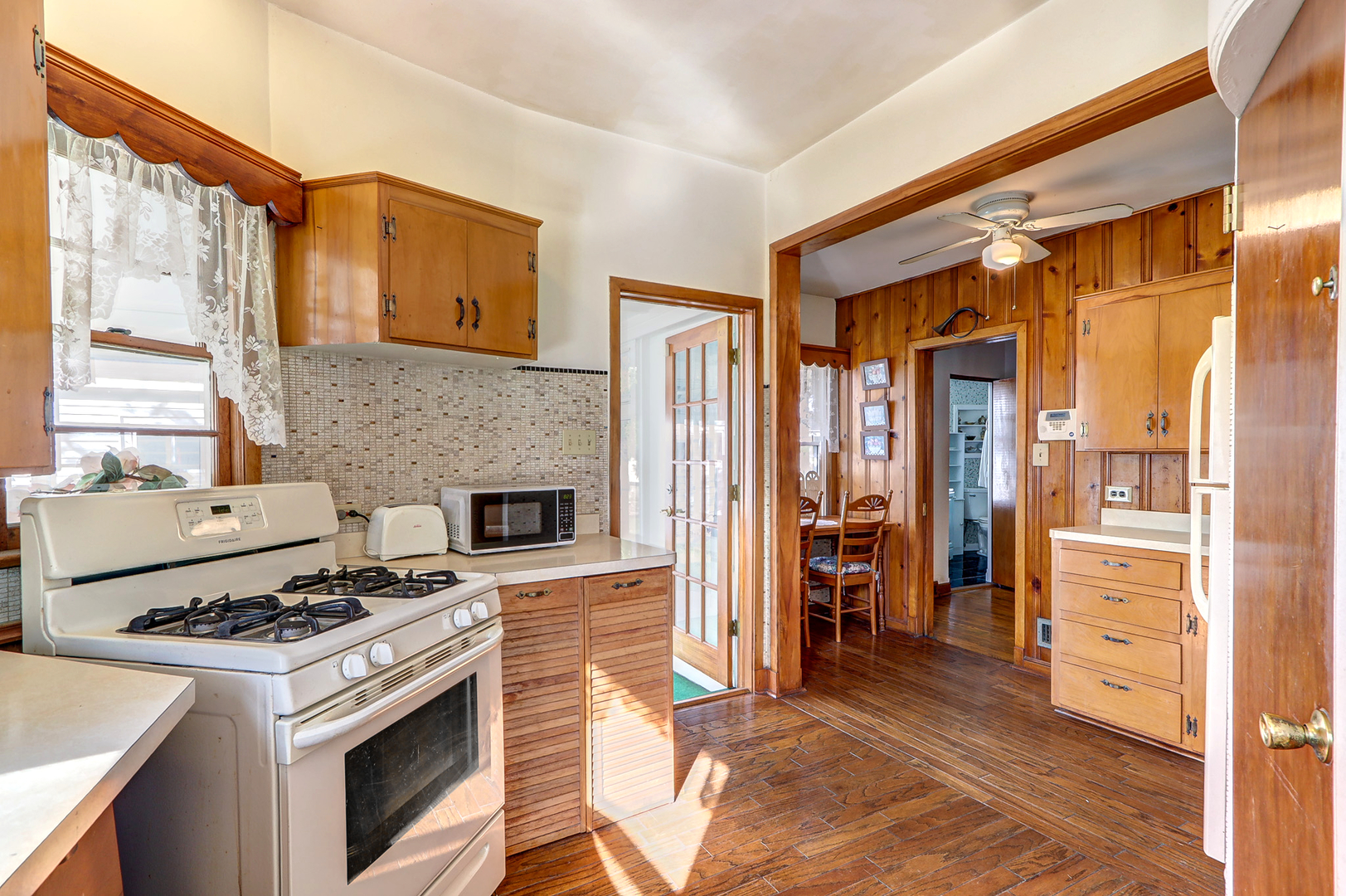 1606 Edgewood Avenue, Chicago Heights, IL 60411