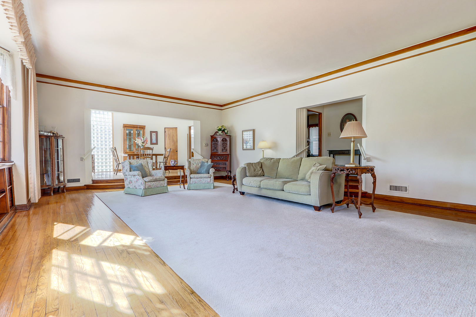 1606 Edgewood Avenue, Chicago Heights, IL 60411