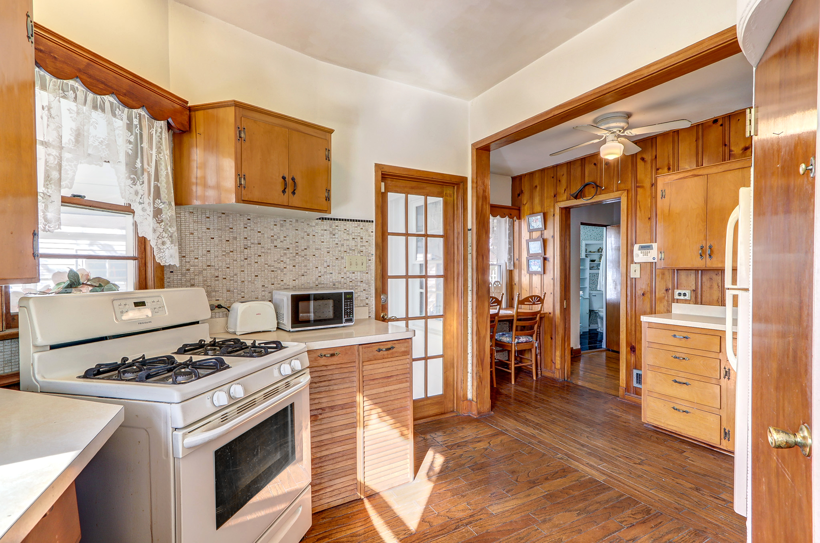 1606 Edgewood Avenue, Chicago Heights, IL 60411