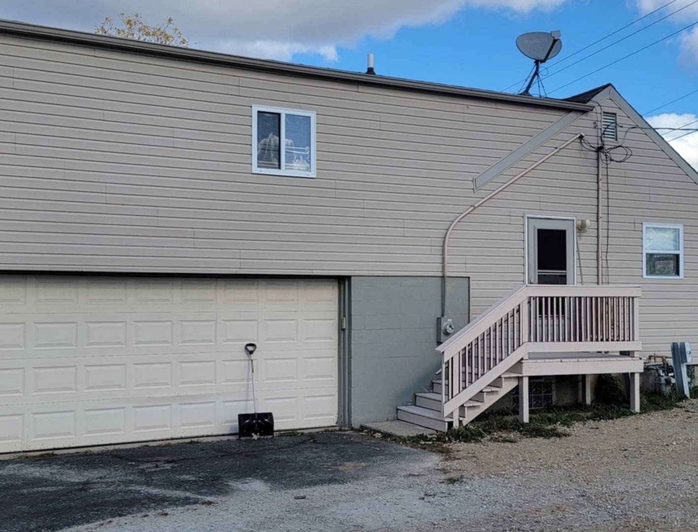 8621 US Highway 12 Highway, Richmond, IL 60071