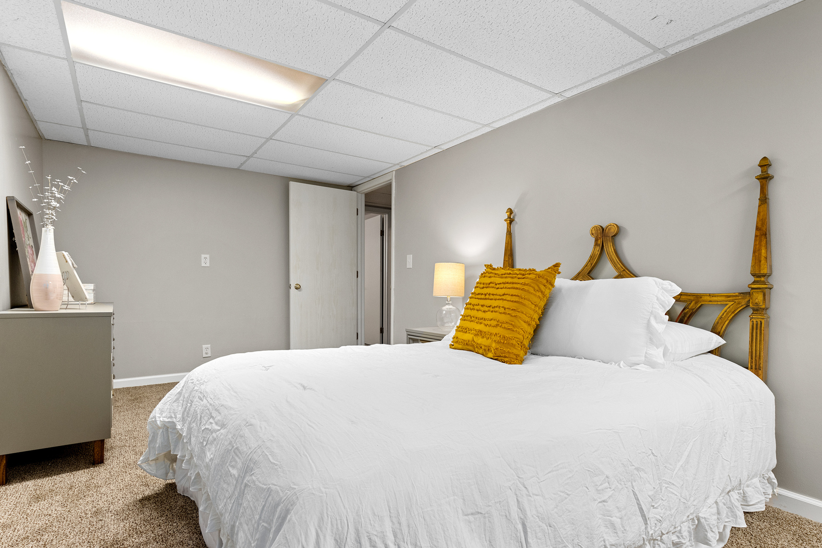 6616 N Greenmont Road, Peoria, IL 61614