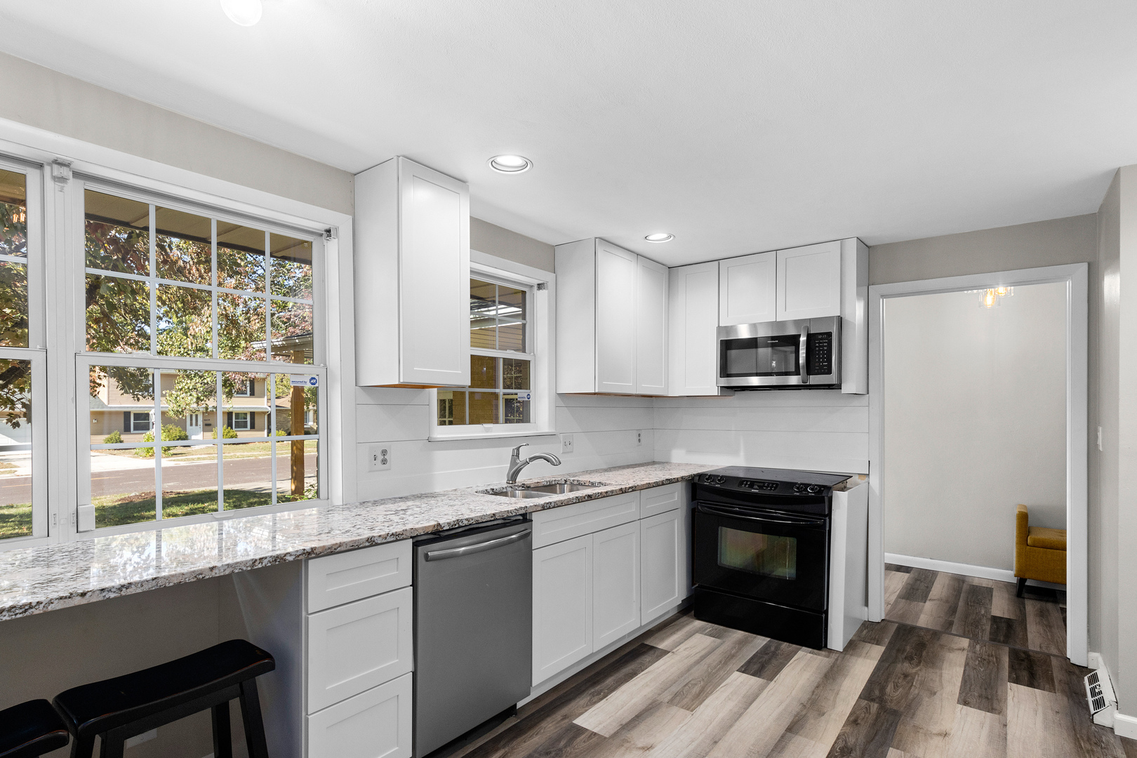 6616 N Greenmont Road, Peoria, IL 61614