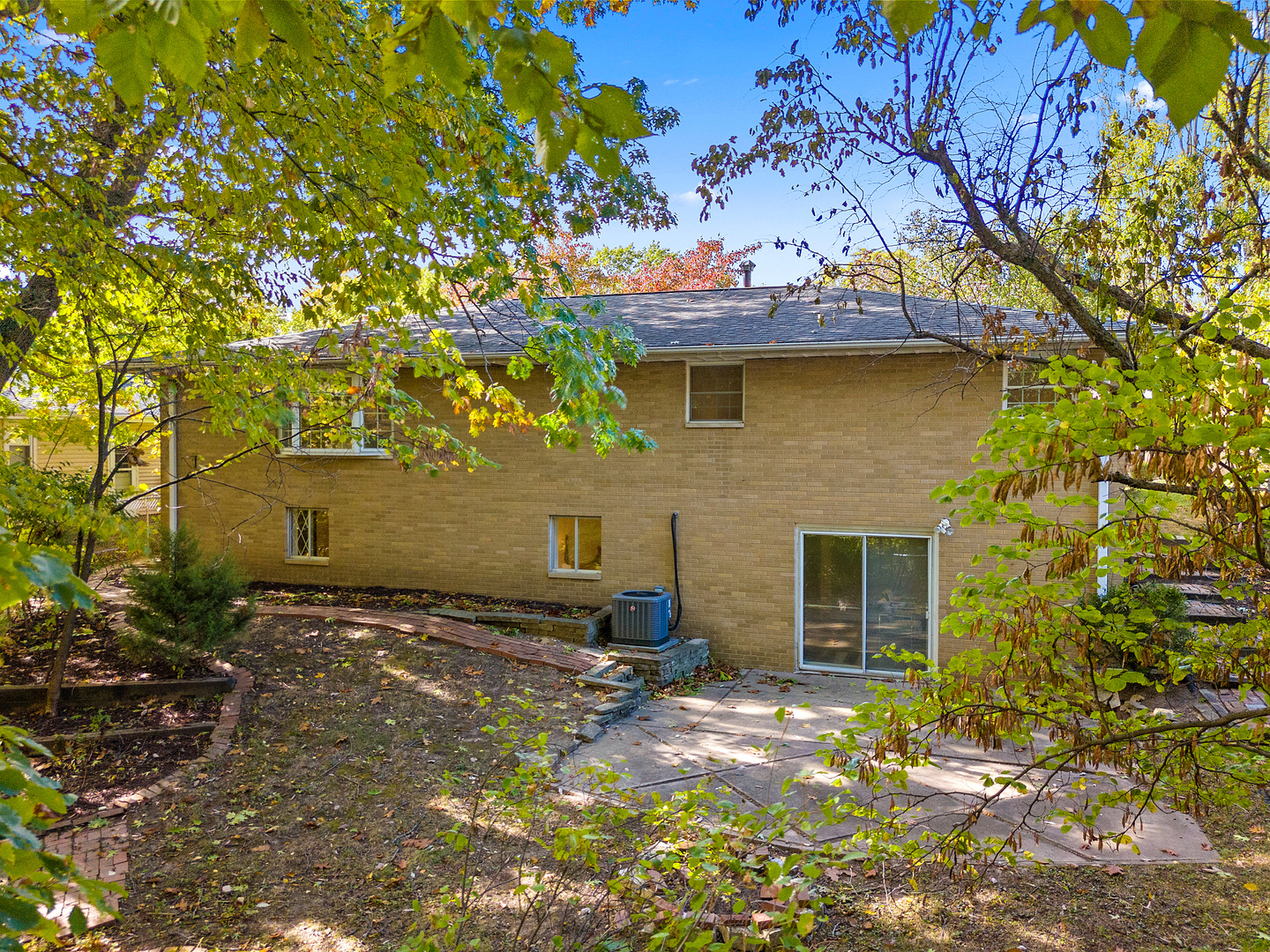 6616 N Greenmont Road, Peoria, IL 61614