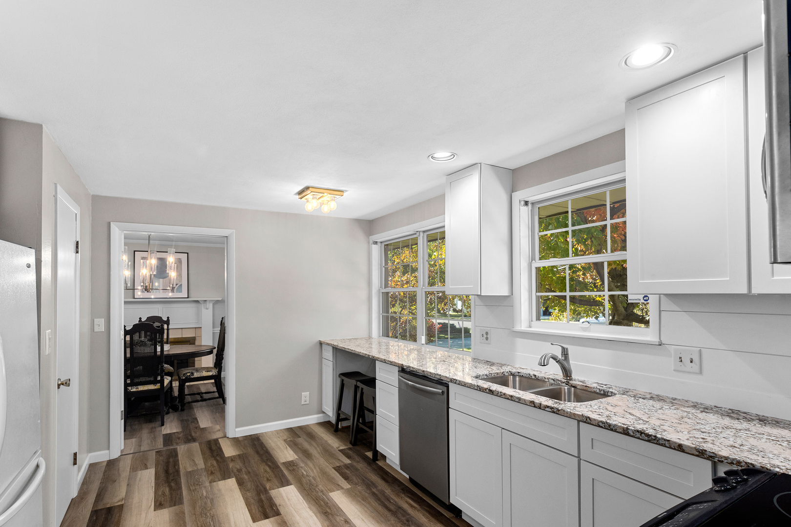 6616 N Greenmont Road, Peoria, IL 61614