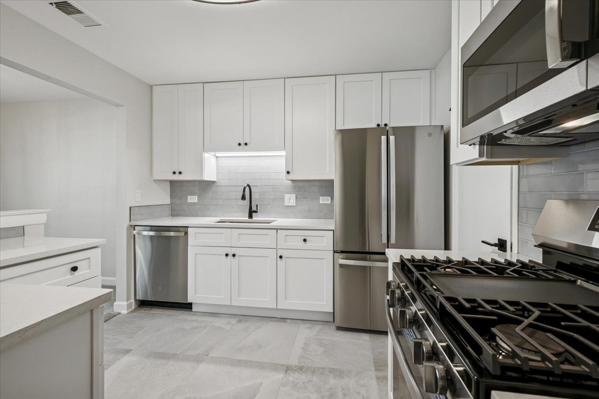 5136 Cheshire Road #5136, Gurnee, IL 60031