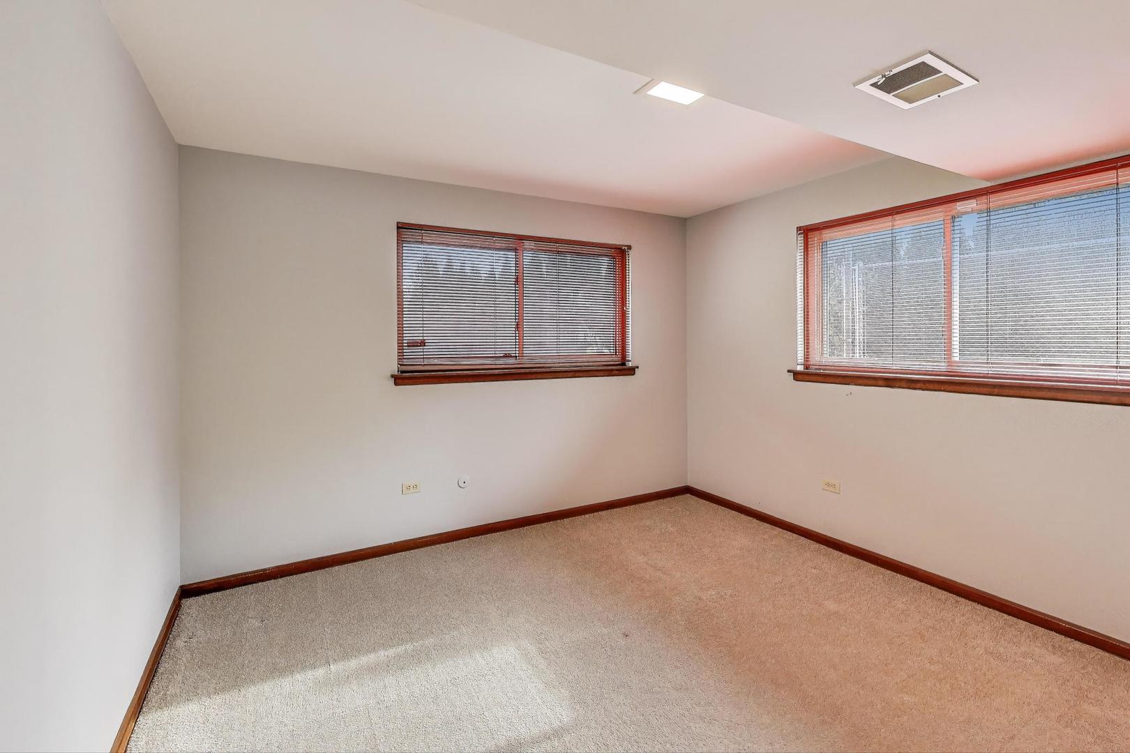 2616 N Prindle Avenue, Arlington Heights, IL 60004