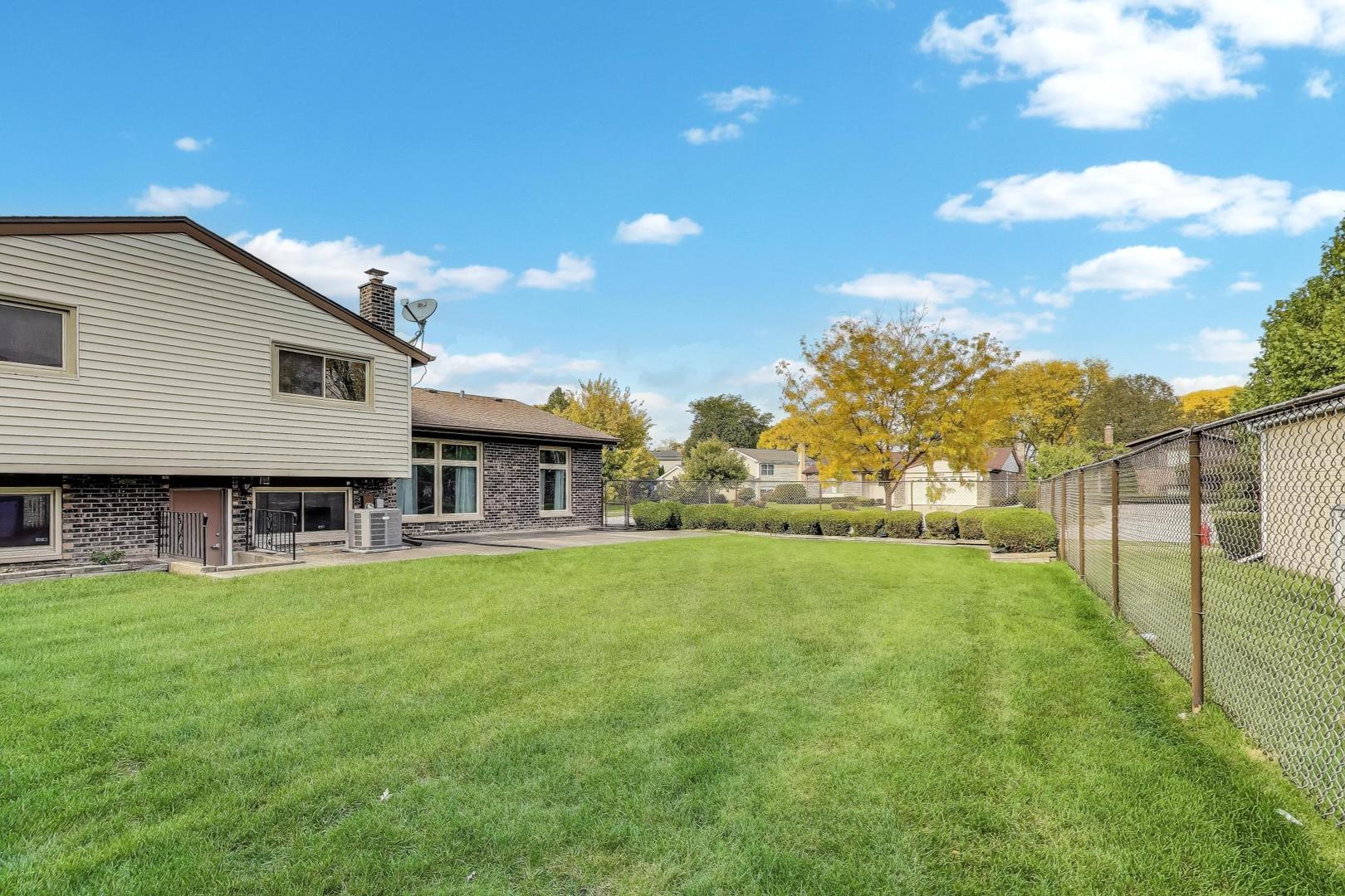 2616 N Prindle Avenue, Arlington Heights, IL 60004